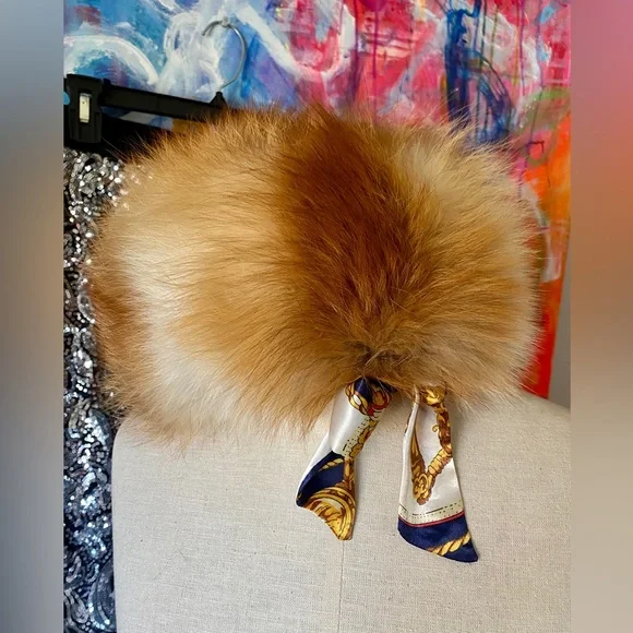 unbranded | Accessories | Gorgeous Vintage Fox Fur Holiday  display picture 2